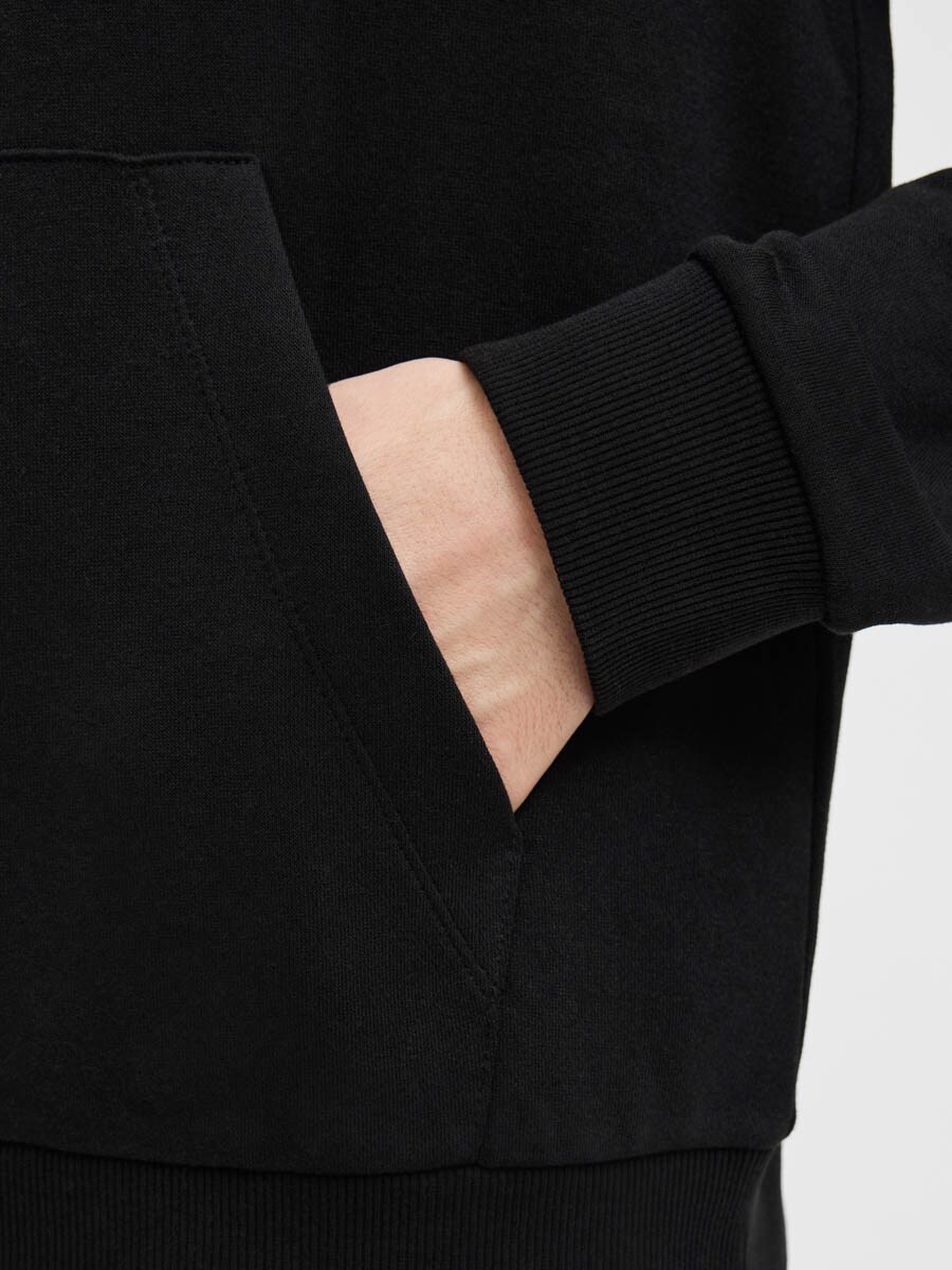 Rebel Rocky Logo Hoodie - Svart_5.jpg