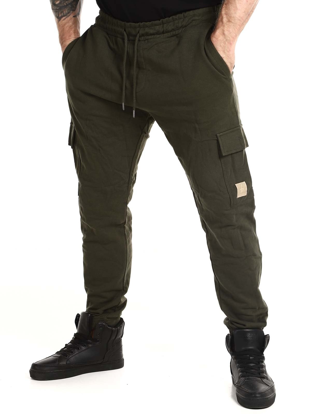 Skyline_CargoSweatpants_green_3.jpg