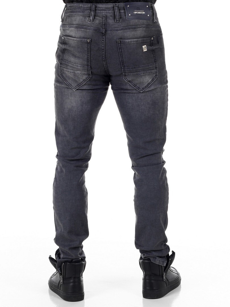 Victory Slim fit 1.jpg
